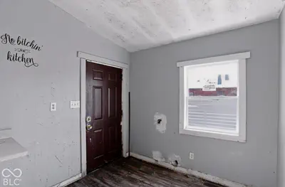 2621 N Chester Avenue, Indianapolis - 16
