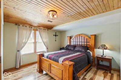 621 Poplar Street, Seymour - 35