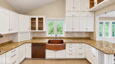 9531 Harbour Pointe Drive, Bloomington - 14