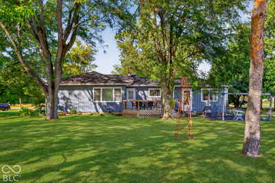6205 300 S Road, New Palestine - 27