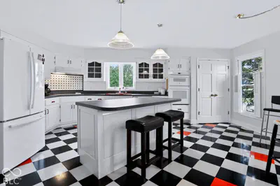 1595 400, Greenfield - 9