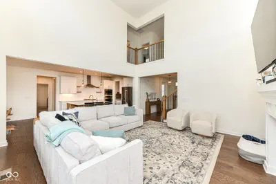 15679 Woodford Drive, Westfield - 10