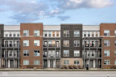 727 Illinois Street, Indianapolis - 32