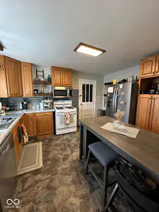 1121 W Washington Avenue, Shelbyville - 11