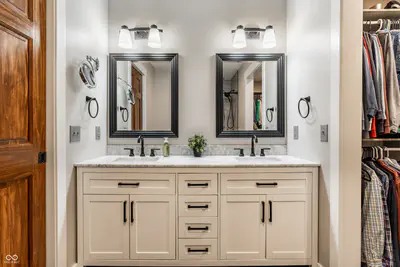 1653 300, Greenfield - 26