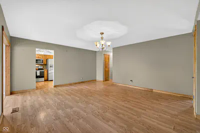 2846 Hillside Drive, Bedford - 10