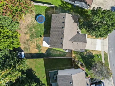 9904 Comb Run Court, Avon - 20