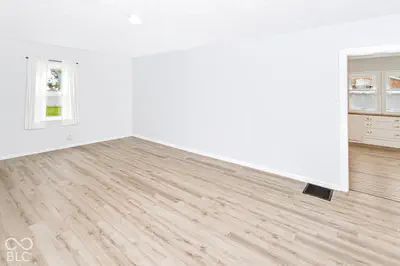 433 Main Street, Pendleton - 10