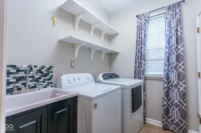 8302 Crystal Pointe Lane, Indianapolis - 24