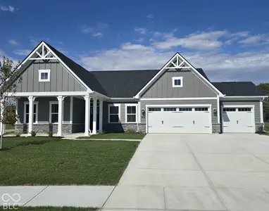 7594 Woodglenn Drive, Avon - 25