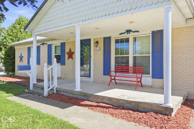 1615 Avenue East Street, Elwood - 3
