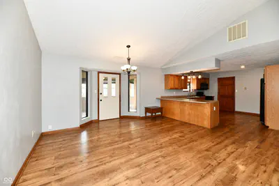 8919 Country Walk Drive, Indianapolis - 23