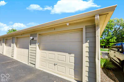 8720 Yardley Court, Indianapolis - 49