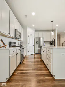 6768 Keepsake Drive, Whitestown - 17