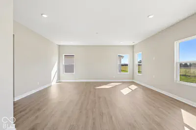 1093 Blackstone Avenue, Franklin - 9
