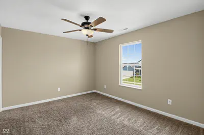485 Haywood Drive, Greenfield - 11