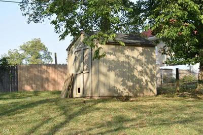917 W Walnut Street, Brownstown - 4