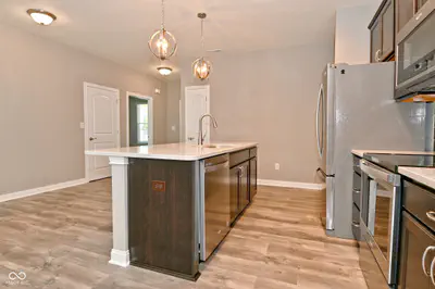 9170 Hedley Way E, Avon - 12