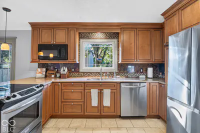 1053 Goldfinch Road, Columbus - 9
