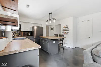 11370 Wilderness Trail, Fishers - 18