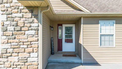 2230 Roaming Hills Drive, Richmond - 3