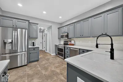 2807 Bloomsbury Drive, Greenwood - 24