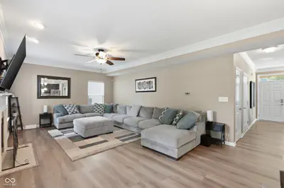 10662 Landsbrook Run N, Noblesville - 11
