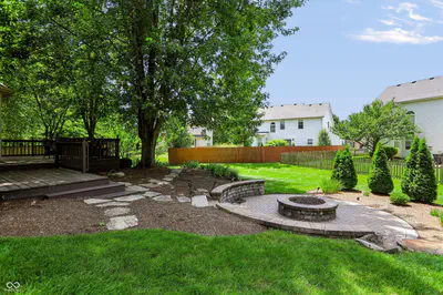 11810 Queenwood Court, Fishers - 45