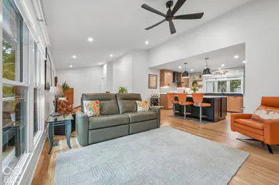 765 W Pine Street, Zionsville - 18