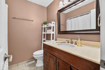 1053 Goldfinch Road, Columbus - 17