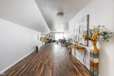 7821 Edgemanor Court, Indianapolis - 35