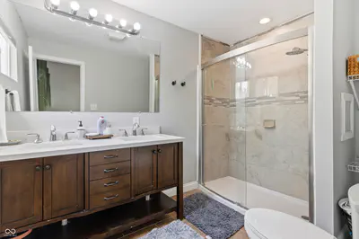 37 N Riley Avenue, Indianapolis - 40