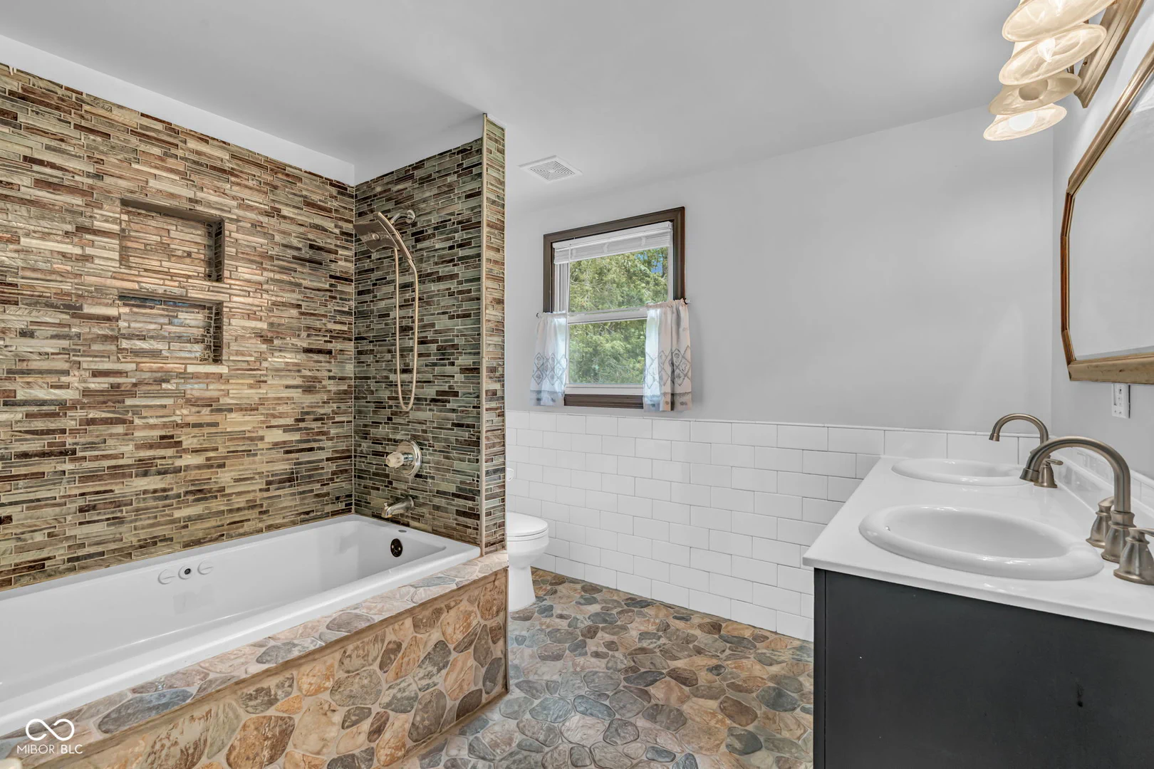 8 Mill Springs, Coatesville