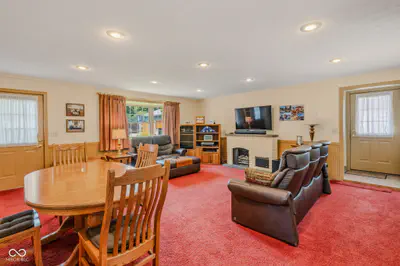 1406 Laurel Drive, Columbus - 24