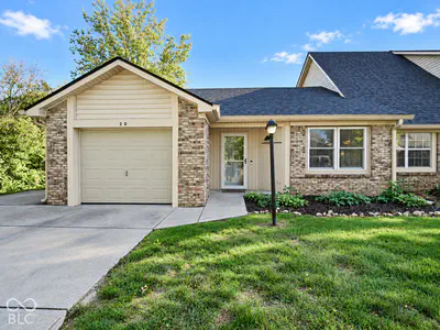 525 Paradise Way E #D, Greenwood
