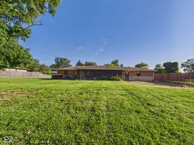 168 Benton Street, Alexandria - 36