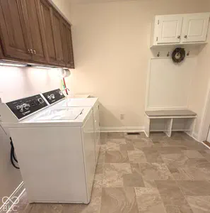 6658 English Oak Drive, Avon - 34