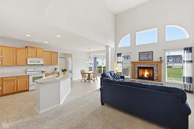 7851 Friends Creek, Avon - 5