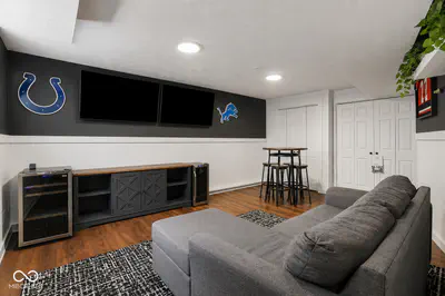 7974 Cobblesprings Drive, Avon - 40