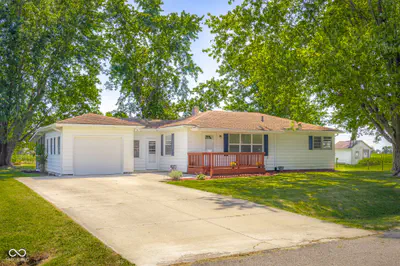 2874 S Oakland Drive, Shelbyville - 2