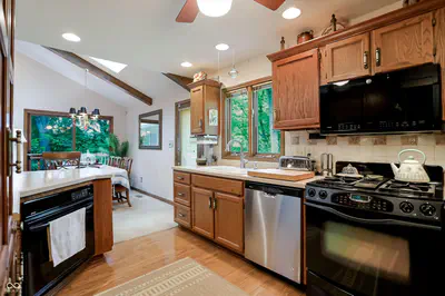 7592 Poplar Point Drive, Trafalgar - 19