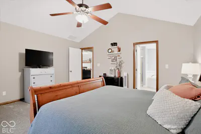 701 W 500 Road S, Greenfield - 23