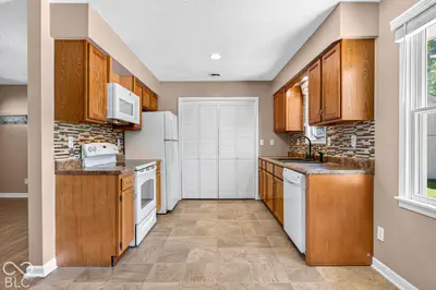637 Woodside Court, Seymour - 9
