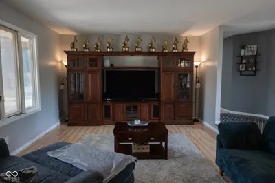 8452 Lamira Lane, Indianapolis - 18