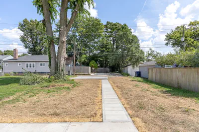 4353 Carrollton Avenue, Indianapolis - 32