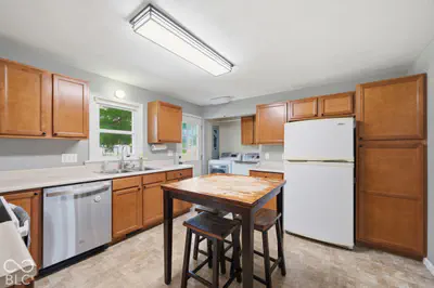 208 West Drive, Fortville - 10