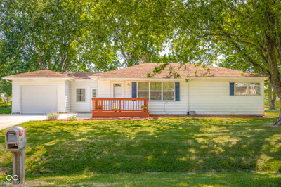 2874 S Oakland Drive, Shelbyville