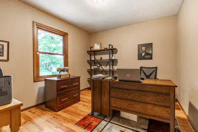 1653 300, Greenfield - 19