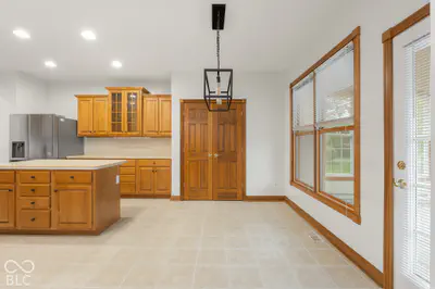 725 Greystone Court, Columbus - 31