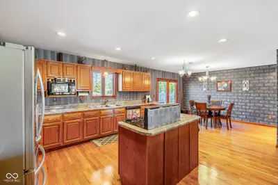 1802 Ewing Street, Seymour - 12